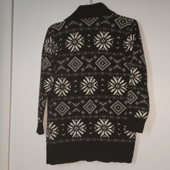 woman`s shrugs/cardigan - Picture 3 of 9